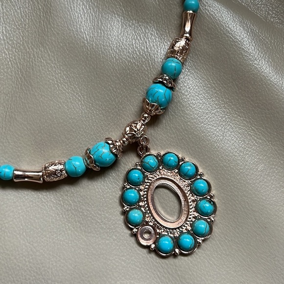 💚 Aqua necklace/earring set - Picture 3 of 3